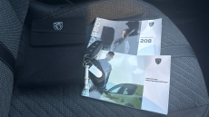 Peugeot 208 1.2 PureTech 100 Allure 5dr Petrol Hatchback